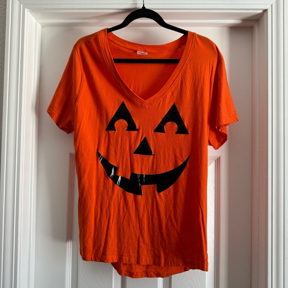 Spirit Halloween Women’s Jack o Lantern V Neck Shirt